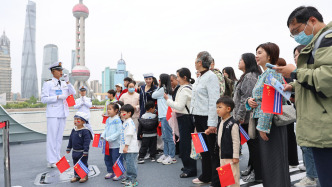 魔都眼｜慶祝人民海軍成立77周年，四型主力艦艇亮相開放日