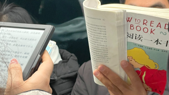 拍北京地铁上的读书人第八年：依然相信文字的力量