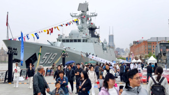 海军四型战舰齐聚上海对公众开放，均为现役主力装备