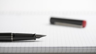 人民日報刊文談曬反面典型：不是為了簡單“示眾”，而是敲警鐘劃紅線正風氣