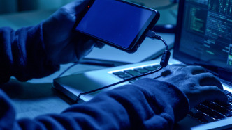 昆明警方打掉一涉詐團(tuán)伙：收購實(shí)名手機(jī)卡為境外電詐集團(tuán)架設(shè)通訊設(shè)備