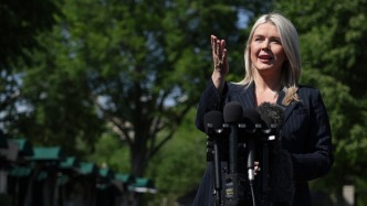 白宮否認就美伊?；鹪O最后期限：時間由特朗普說了算