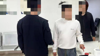 500萬粉絲網(wǎng)紅抓蜈蚣致失明？警方：兩人為獲流量收益發(fā)虛假視頻