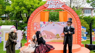 戲劇“涌入”上海，在劇場也在街頭