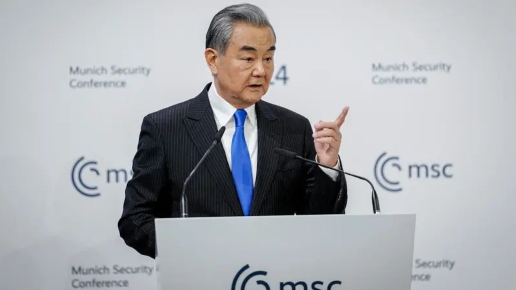 高市早苗连续“拜鬼”，王毅对日本的这段警告值得反复观看