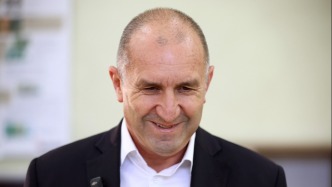 保加利亞前總統(tǒng)拉德夫領(lǐng)導(dǎo)政黨聯(lián)盟贏得大選