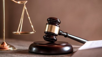 員工利用內(nèi)部權(quán)限接連抽取盲盒大獎，因侵犯商業(yè)秘密被判賠45萬元