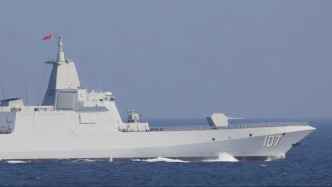 南部战区组织107编队位菲律宾吕宋岛以东海域开展演训活动