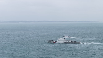 福建海警位金門(mén)附近海域依法開(kāi)展常態(tài)執(zhí)法巡查