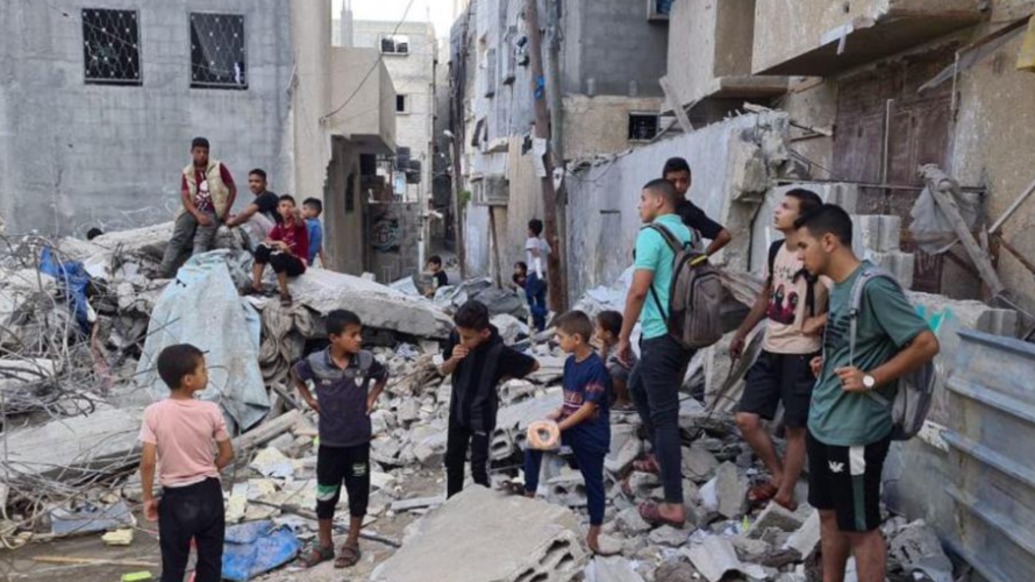 巴勒斯坦孩子抗议以色列封锁上学路