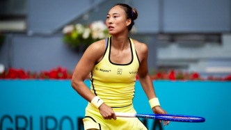 拿下红土赛季首胜，不在“百分百状态”的郑钦文一点点找感觉