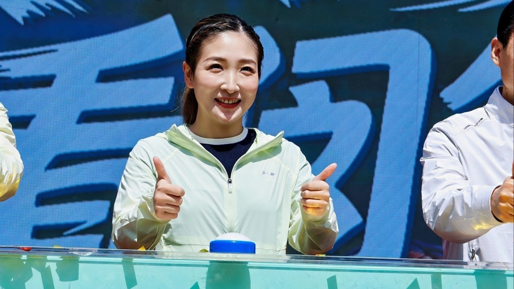 乒乓嘉年華閔行賽區(qū)開(kāi)幕，劉詩(shī)雯前來(lái)助陣