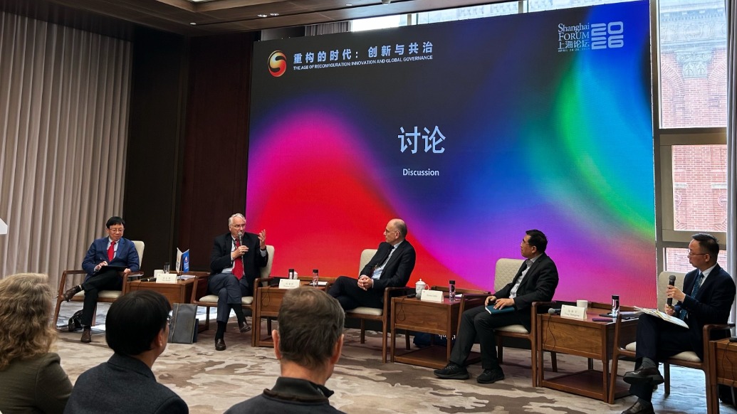 中美欧关系重构，美前助理国务卿：中欧抱怨、适应并利用现状