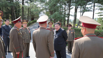 金正恩于人民革命军成立日视察部队勉励官兵