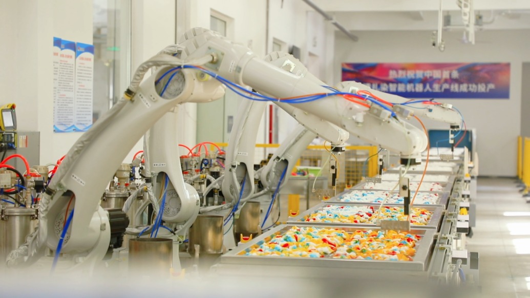 通通来通过五一丨南通扎染的智造革新：手工“扎”与智能“染”共促非遗传承