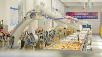 通通来通过五一丨南通扎染的智造革新：手工“扎”与智能“染”共促非遗传承