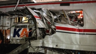 印尼列車碰撞事故死亡人數(shù)升至4人