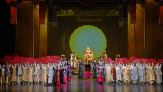 《图兰朵》《女武神》双峰并峙，一份城市精神的美学宣言