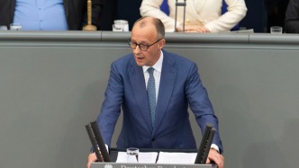 德国总理：美国正被伊朗“羞辱”