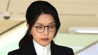 尹锡悦夫人金建希涉操纵股价及受贿案二审宣判：获刑4年
