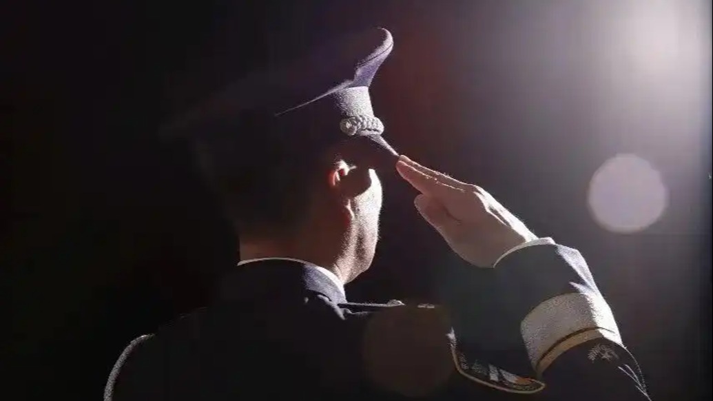 五四獎(jiǎng)?wù)挛ㄒ徊还_(kāi)真名真容獲獎(jiǎng)?wù)撸壕兌尽巴蹙佟?/></span></div><div><h2 class=