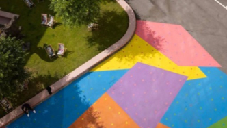 一群藝術(shù)家把馬路涂花，結(jié)果讓城市降了11℃