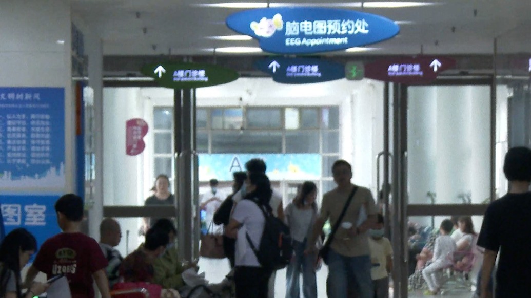 女童持续高烧被确诊为脑膜炎，医生：或因接触小区非洲大蜗牛后感染