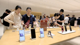 中国中免：一季度海南地区营业收入同比增长近三成，春节期间人气销量两旺