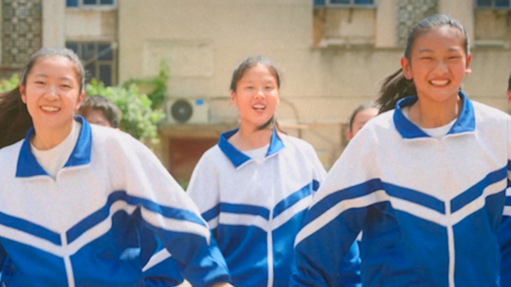 追光的你丨“最会拍视频的体育老师”为听障学生写了首难忘的歌