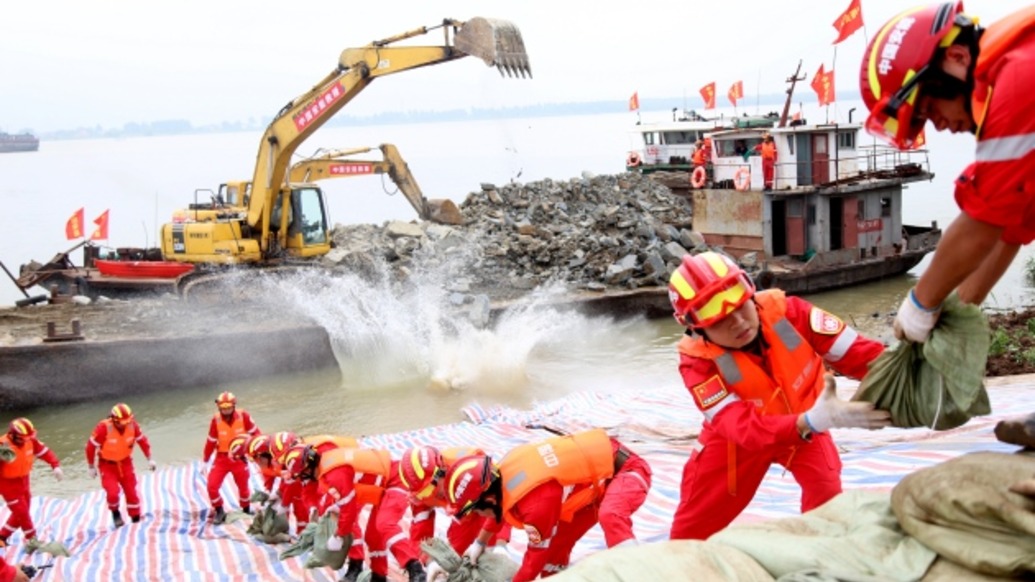 曾参与江西鄱阳特大决口封堵的他们，荣获“全国工人先锋号”荣誉