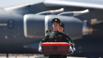 国防部回应运-20B接迎烈士遗骸：用最澎湃的“中国心”接最勇敢的人回家