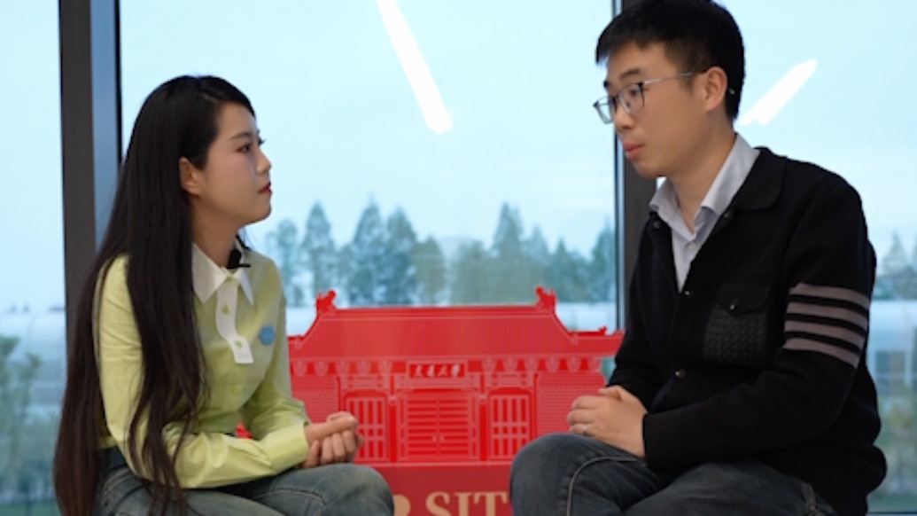 追光的你丨“没有人能随便成功”，非侵入式脑机接口从业者谈来时路