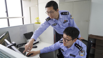 获得全国五一劳动奖章的这位民警，“五一”假期仍在岗