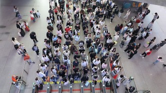 全国铁路预计今日发送1855万人次，加开旅客列车923列