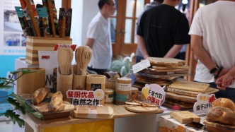 Shanghai Supports Exporters' Pivot as US tariffs Hit Trade Flows
