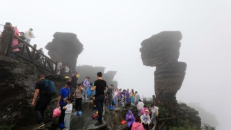 五一假期尾聲文旅客流持續(xù)高位，多地景區(qū)發(fā)布限流管控提示