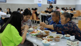 游客生日免单、增加儿童菜品，多地升级版政府食堂五一假期获点赞