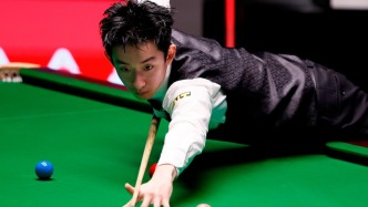 吳宜澤戰(zhàn)勝墨菲，首位00后斯諾克世錦賽冠軍誕生