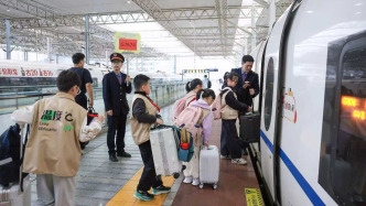 長三角鐵路今日迎返程客流最高峰：預(yù)計發(fā)送428萬人次，增開旅客列車469列