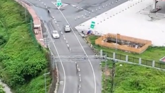 湃用场丨沈海高速梁金山服务区“摆渡充电”：让排队车“渡”到对向空桩
