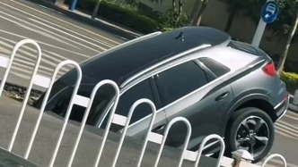 山東濱州一路口發(fā)生路面塌陷1輛轎車陷入，無人員受傷