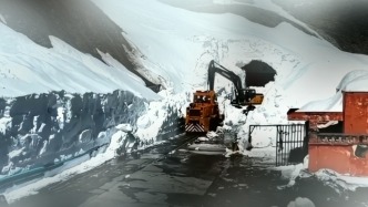 新疆独库公路“开工”清雪，通车进入倒计时