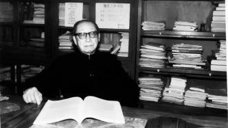 《一代传奇陈翰笙》出版，新书讨论会在清华大学举办