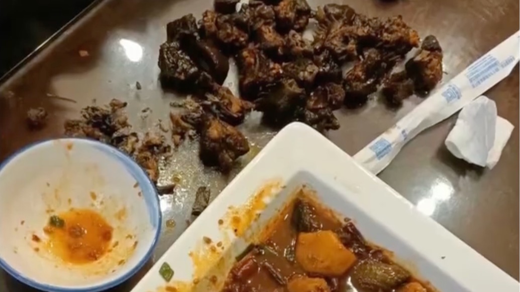 餐館回應一盤黃燜雞吃出24塊雞頭：十幾只雞放一起沒分勻