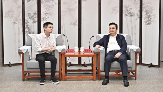 張國華與王興興座談