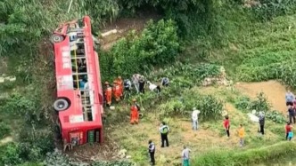 广西梧州公交车坠翻事故致3人死亡，排除酒驾、毒驾肇事嫌疑