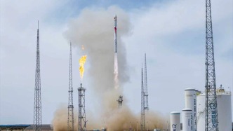 朱雀二号改进型遥五运载火箭发射成功