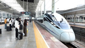 今年1至4月全国铁路发送旅客15.55亿人次，同比增长6.8%