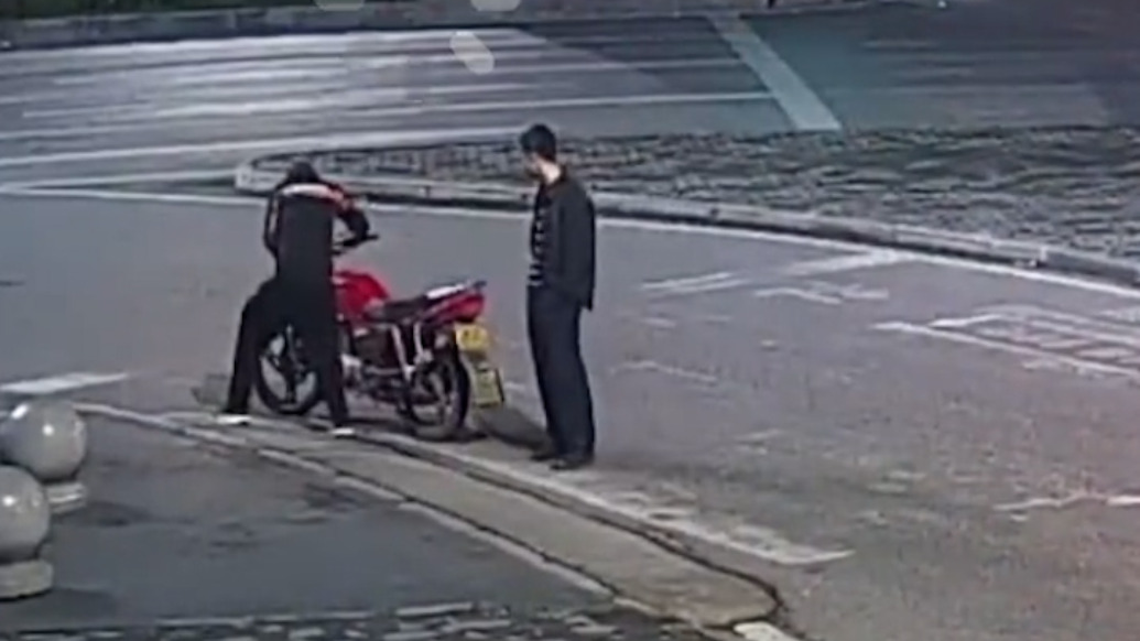 凌晨3点推车去修?民警:推回派出所!