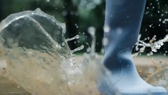 今年首轮大范围降雨即将上线，多地提醒市民非必要不外出